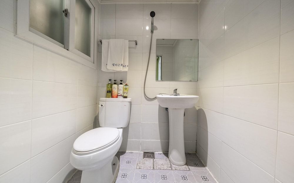 Jongno Shelagen Room (Group room (2-person reservations are) 12