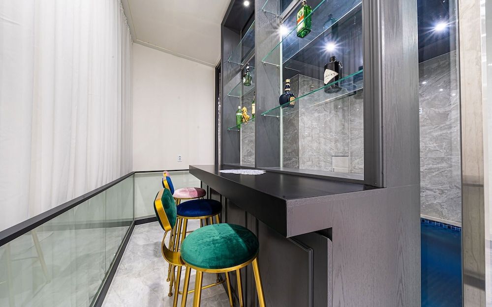 Cheonho La View Luxury Hotel Room (Party Room Royal Gold Private Pool (c) 3