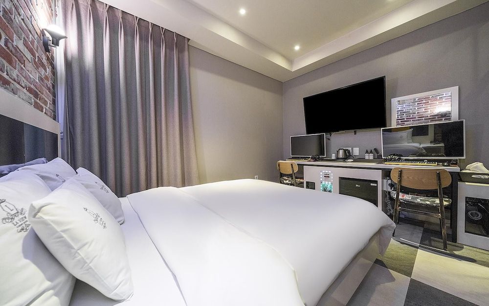 Cheonho La View Luxury Hotel Room (Premium couple PC (High Performing Ga) 7