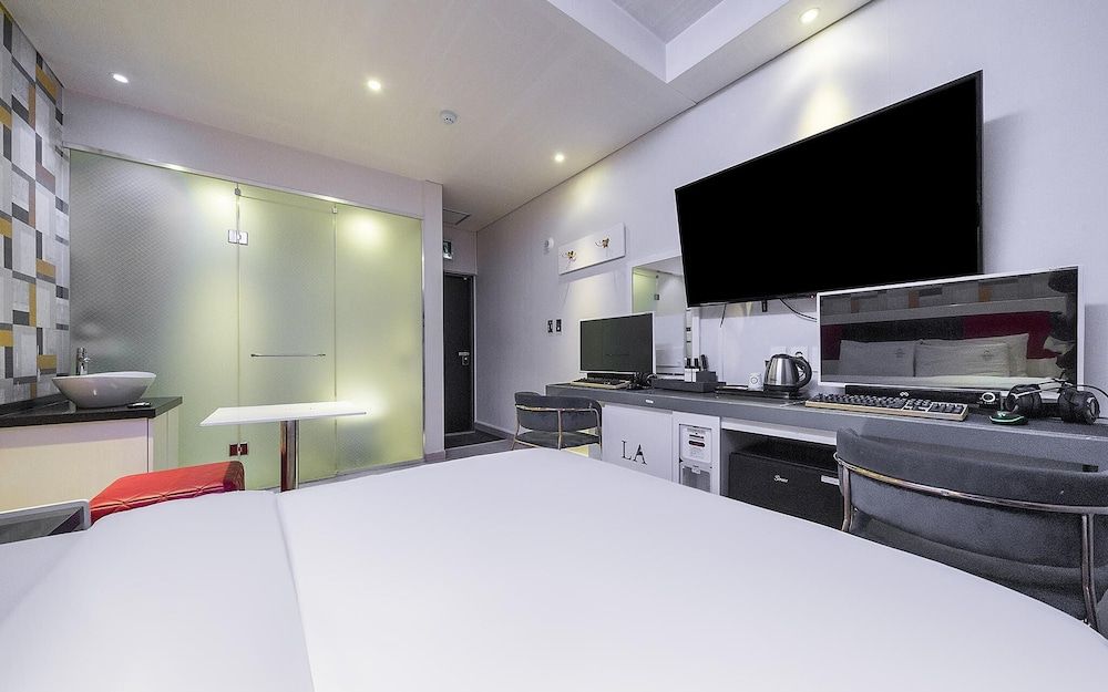 Cheonho La View Luxury Hotel Room (Standard Couple PC (High Performing G) 14