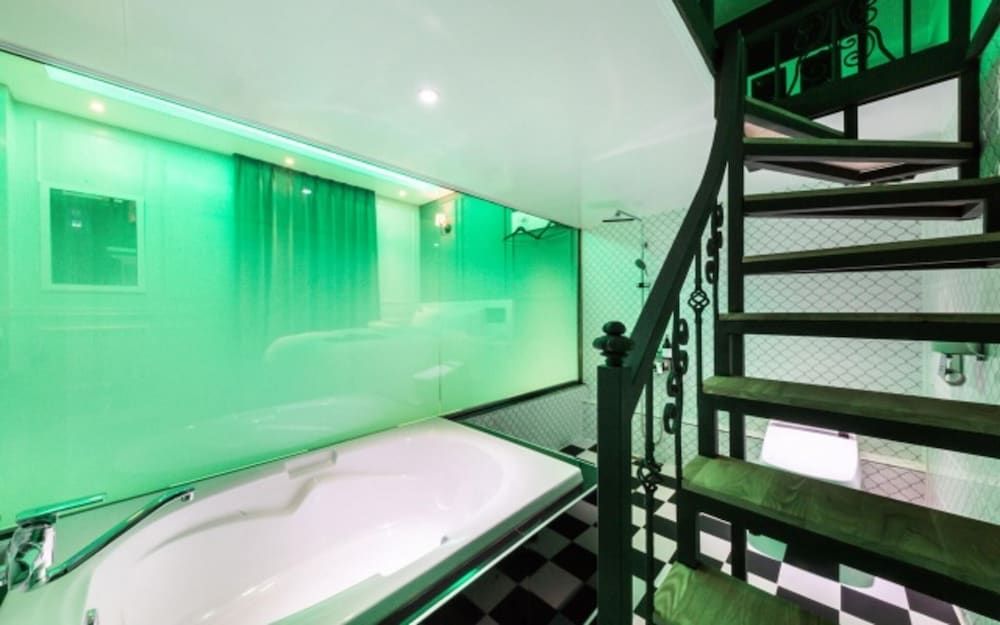 undefined Cheonho La View Luxury Hotel 10