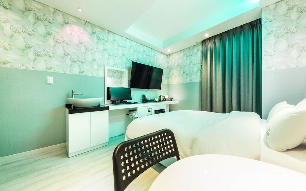 Cheonho La View Luxury Hotel Room (Standard Couple PC (High Performing G) 5