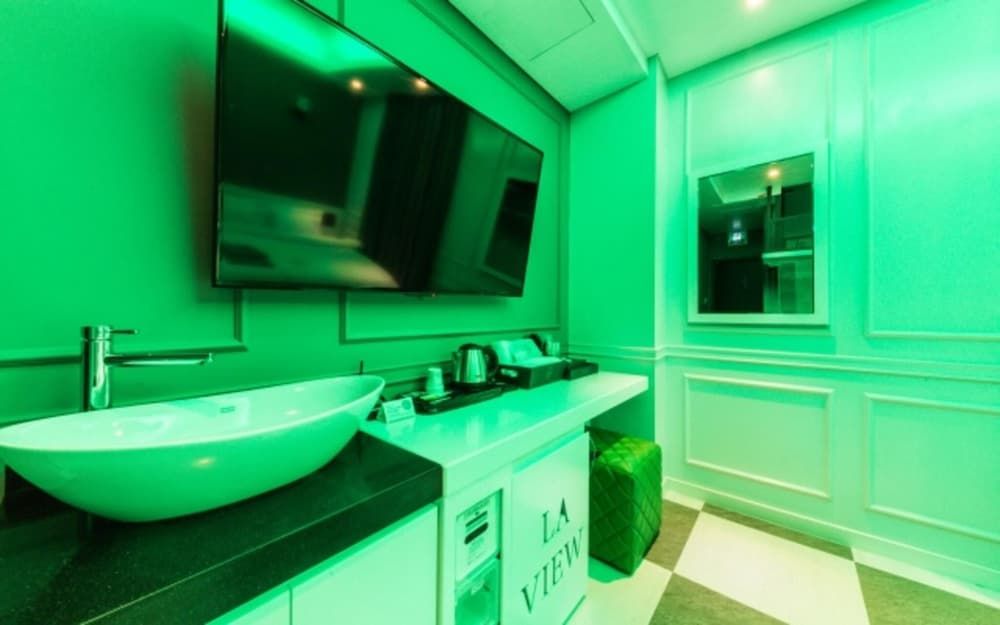 undefined Cheonho La View Luxury Hotel 9