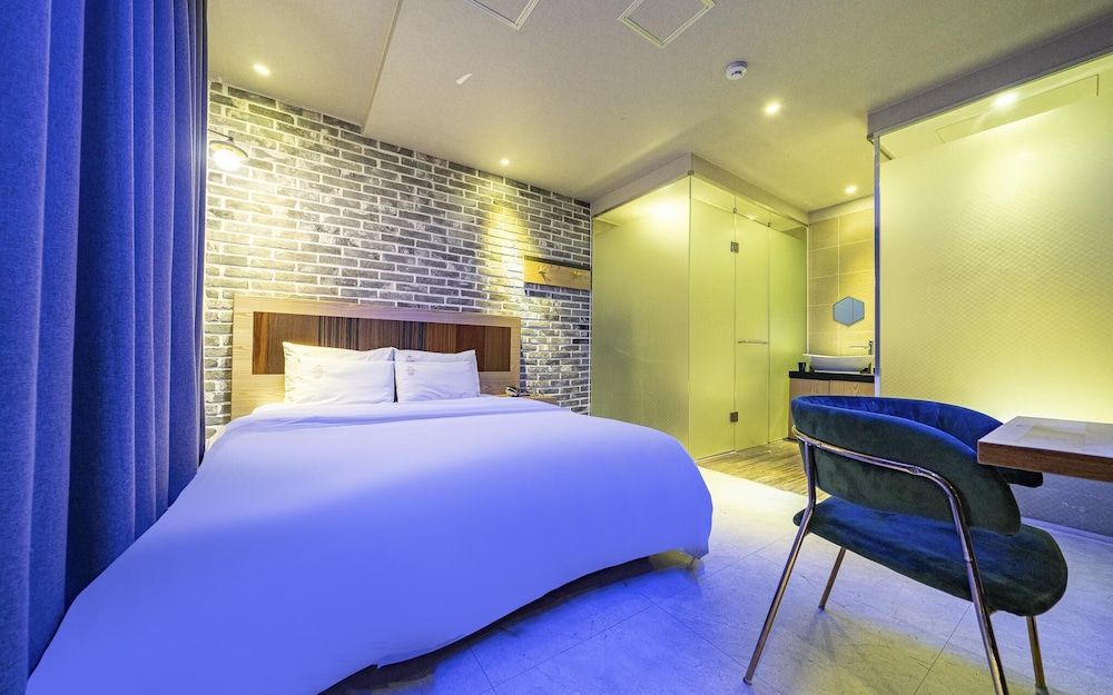 Cheonho La View Luxury Hotel Room (Premium couple PC (High Performing Ga) 17