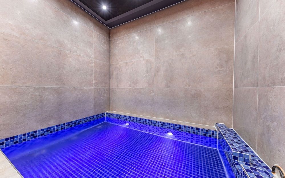 Cheonho La View Luxury Hotel Room (Party Room Royal Gold Private Pool (c) 8