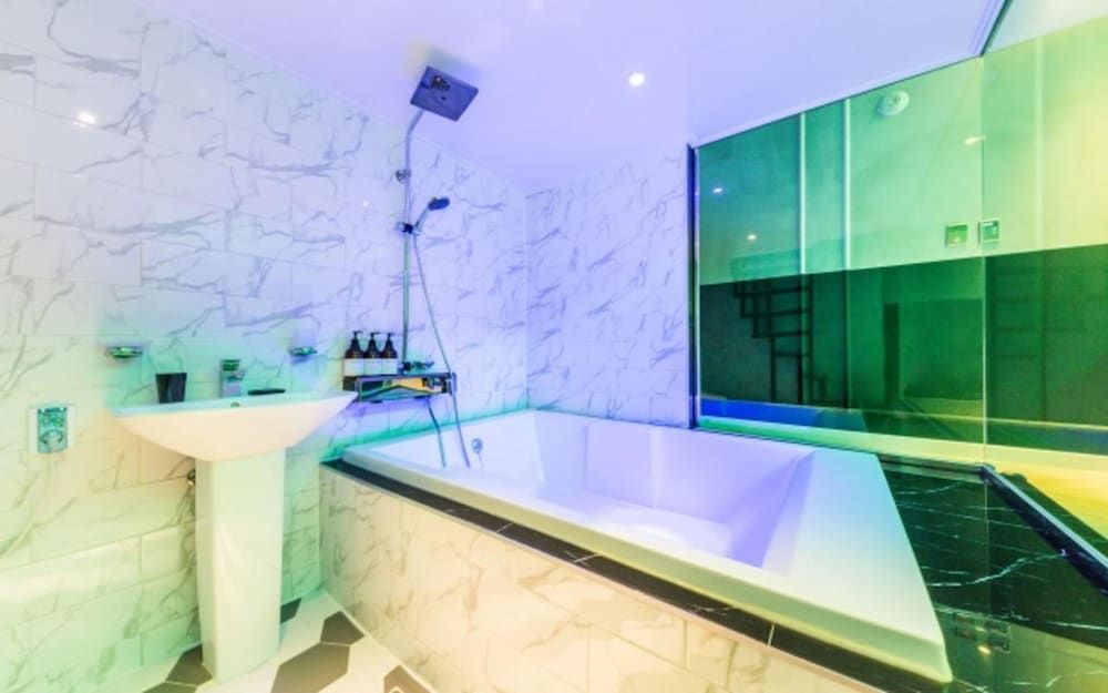 undefined Cheonho La View Luxury Hotel 6