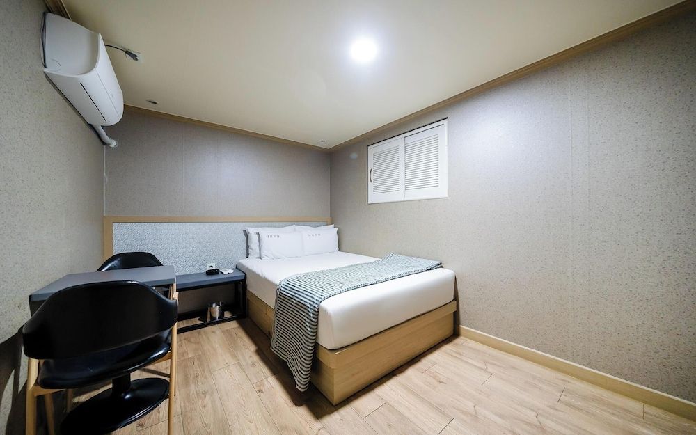 Noryangjin Daeheung Room (Special room (Netflix available)) 11