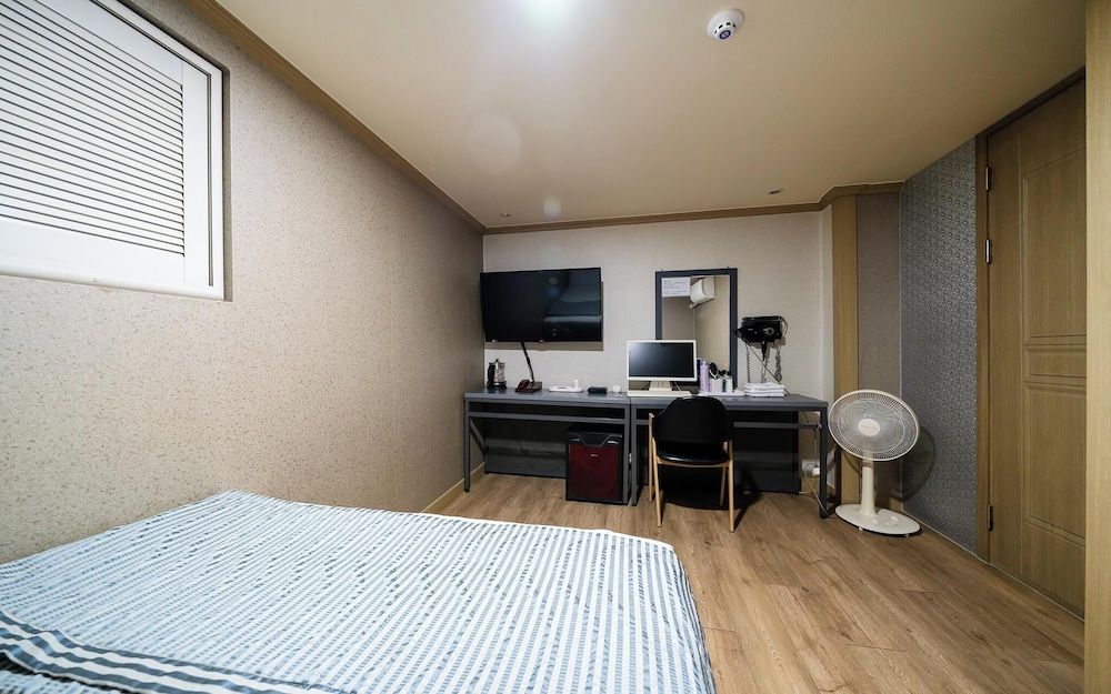 Noryangjin Daeheung Room (Special room (Netflix available)) 12