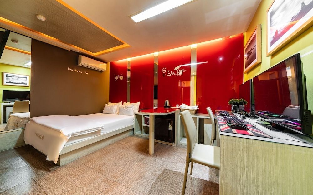 undefined Junggok Moon 7