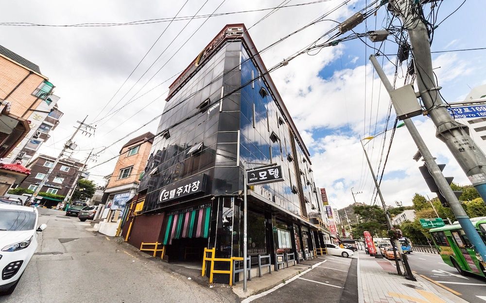 undefined Suyu Hightel