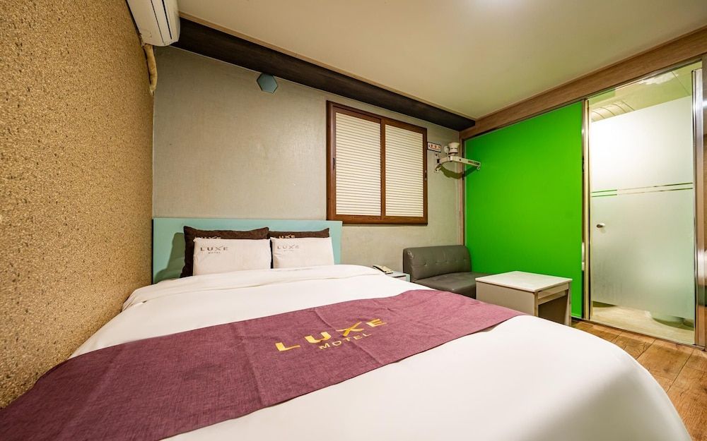 Dobong Lux Room (Standard room (65-inch TV / Netflix () 2