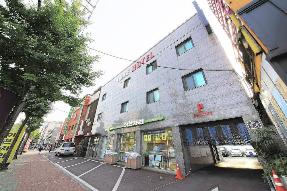 undefined Dobong Lux