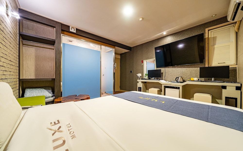 undefined Dobong Lux 10