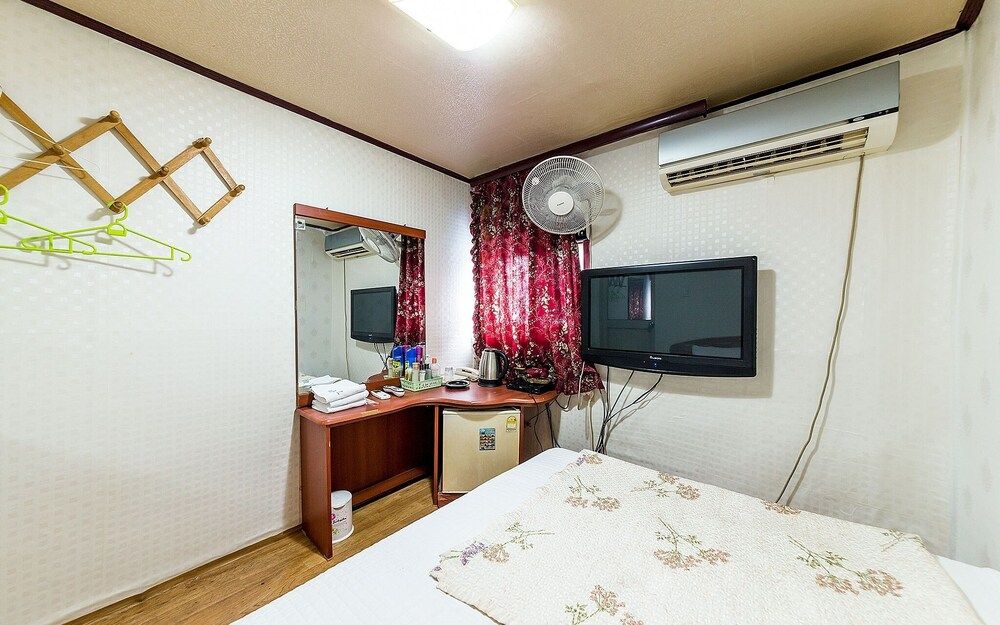 undefined Geumho Geumho Motel 6