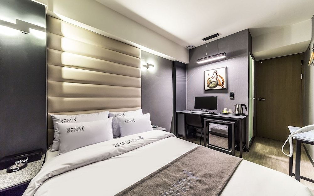 Gueui Form Room (General room - for provincial preserv) 10