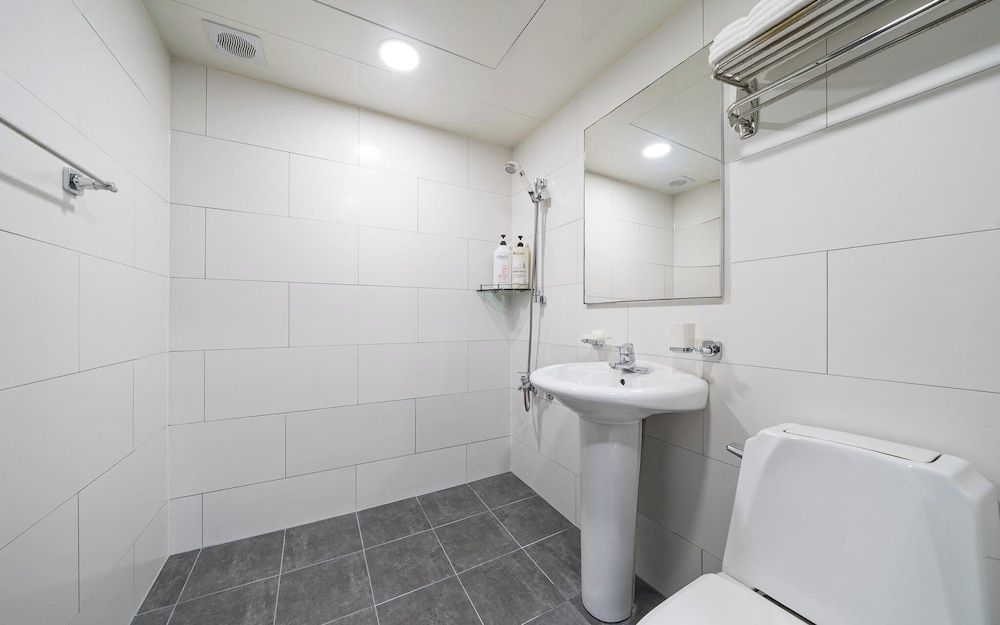 undefined Gildong Illuwa 7