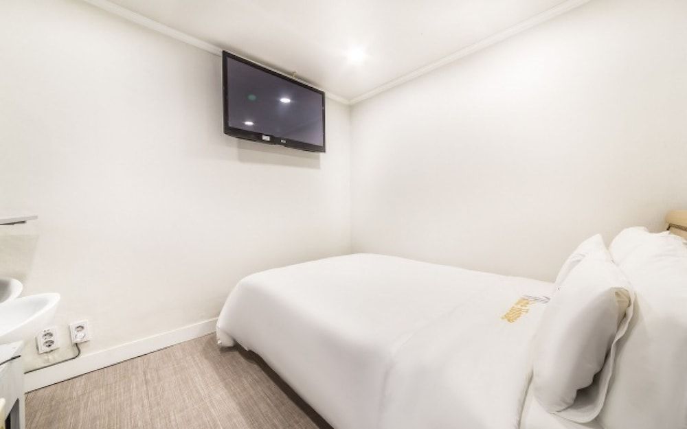 Jangan White Room (Standard room)