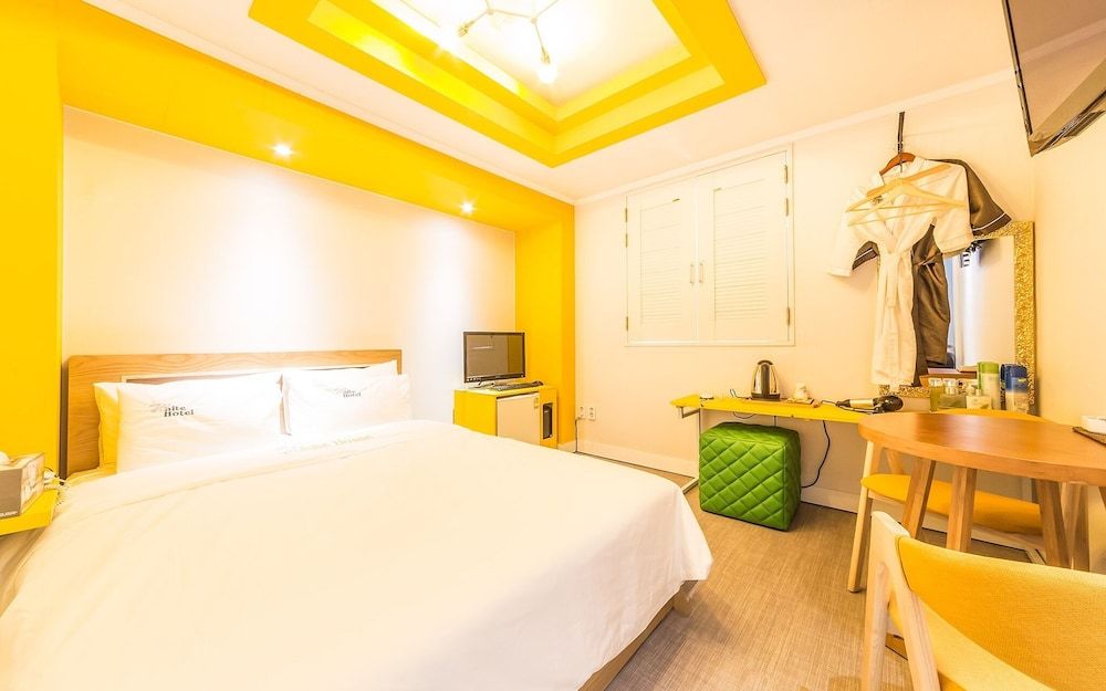 Jangan White Room (Deluxe)