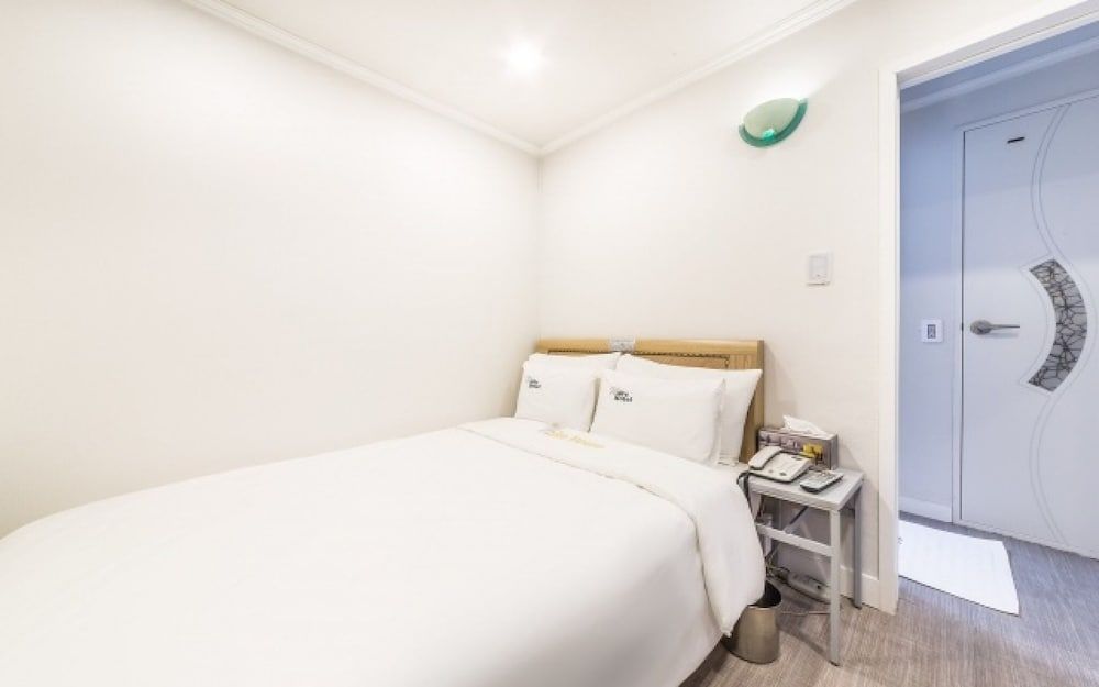 Jangan White Room (Standard room) 2