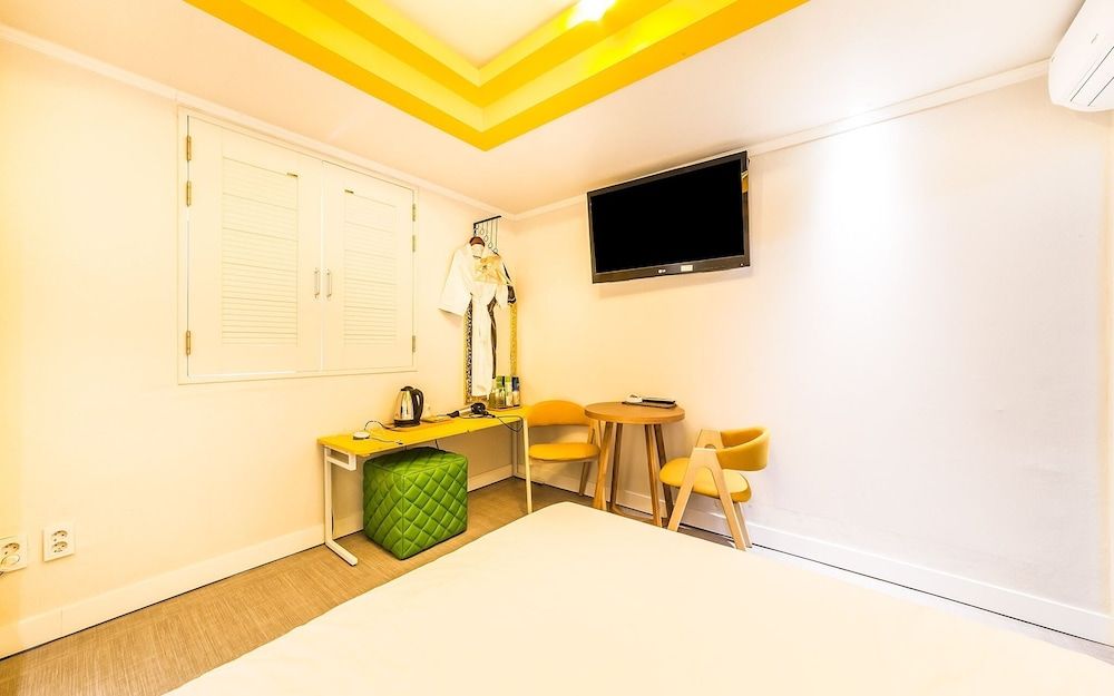 Jangan White Room (Deluxe) 2