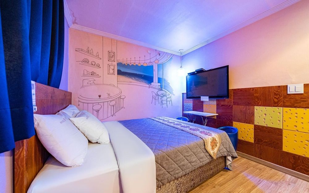 Cheonho Orange Room (Picture mural room late check-out at ) 2