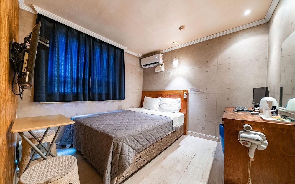 Cheonho Orange Room (General room late check-out 2pm (furn)