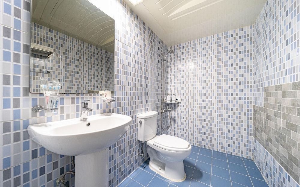 Cheonho Orange Room (Picture mural room late check-out at ) 7