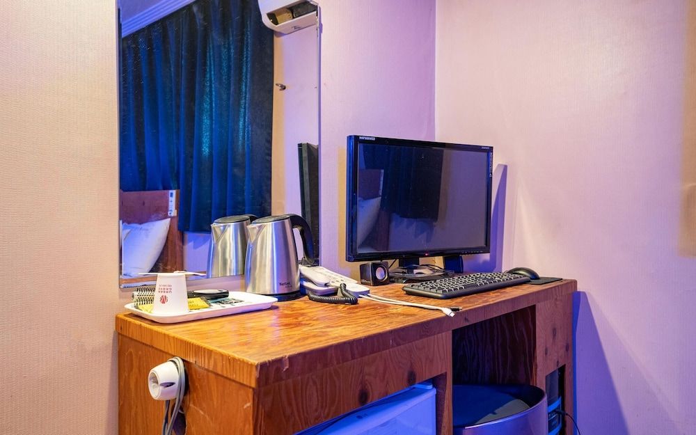 Cheonho Orange Room (Picture mural room late check-out at ) 4