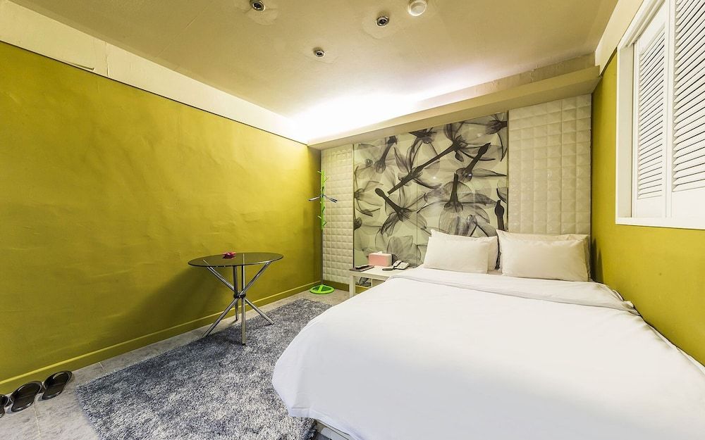 undefined Shinchon Chic 5