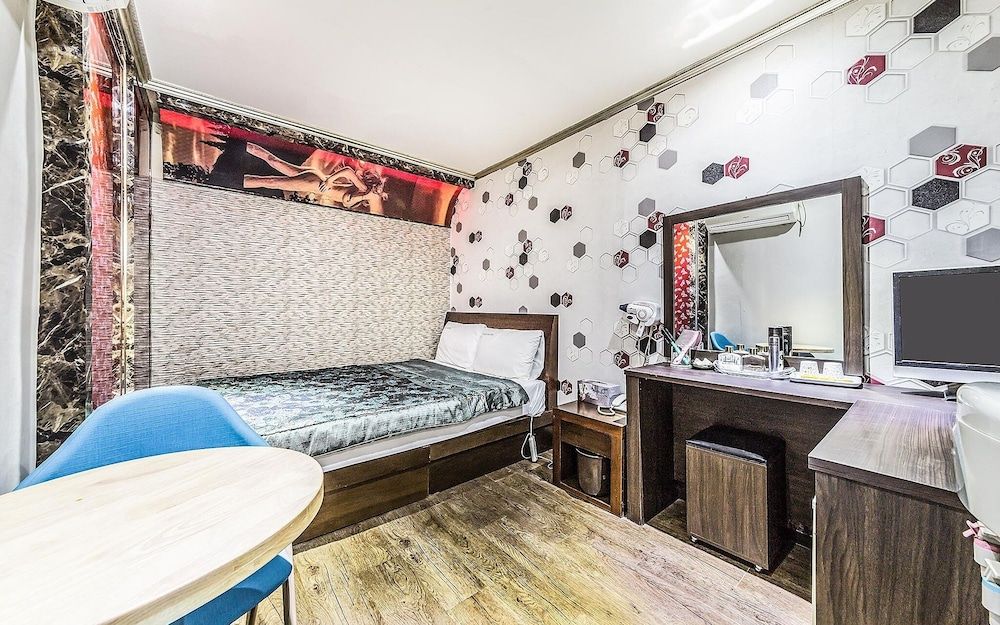 Myeonmok I-zone Room (Standard Room)