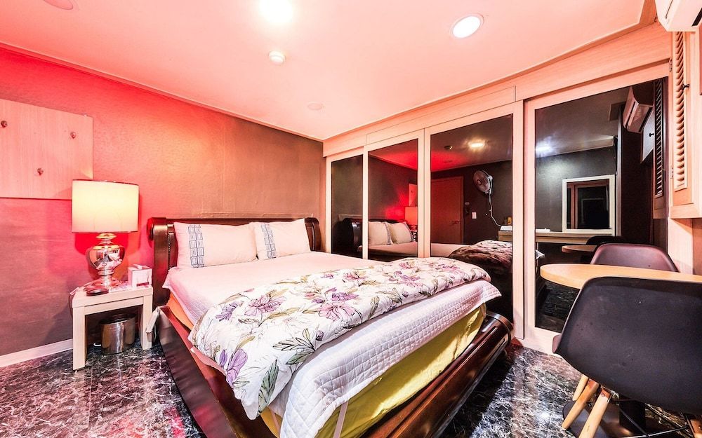 undefined Yeongdeungpo Market Max Motel