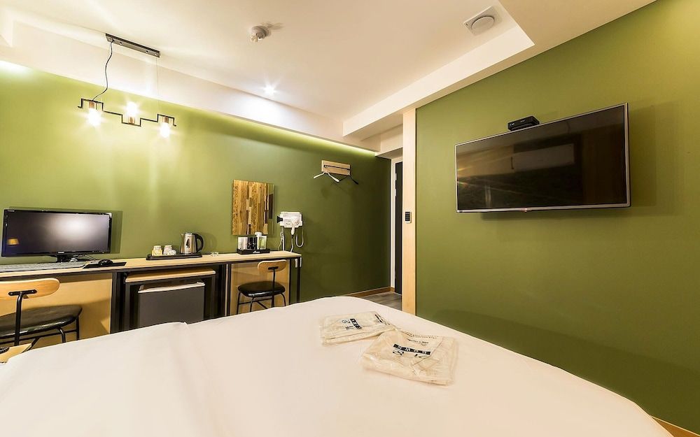 Jangan Hotel A366 Room (Deluxe (Netflix Available)) 17