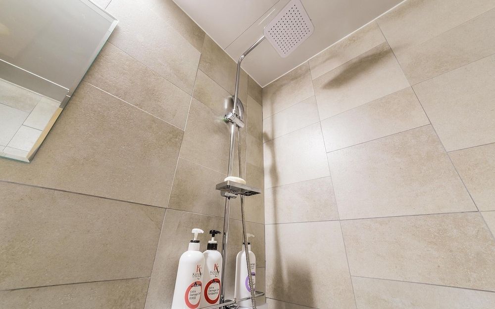 Jangan Hotel A366 Room (Deluxe (Netflix Available)) 23