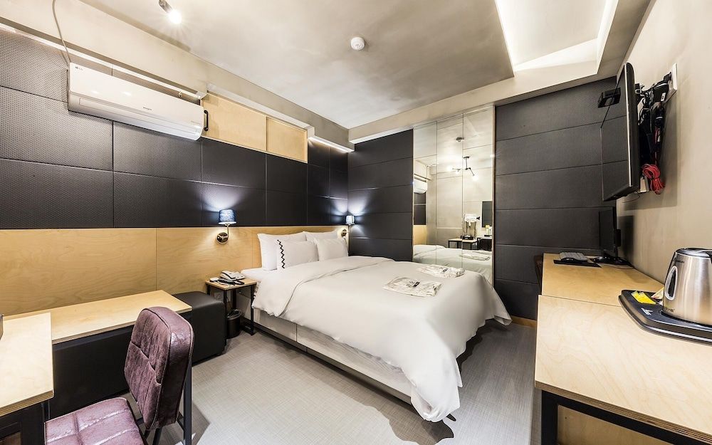 Jangan Hotel A366 Room (Deluxe (Netflix Available))