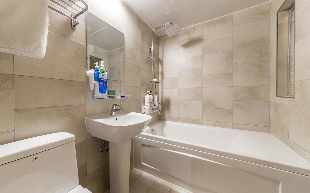 Jangan Hotel A366 Room (Deluxe (Netflix Available)) 22