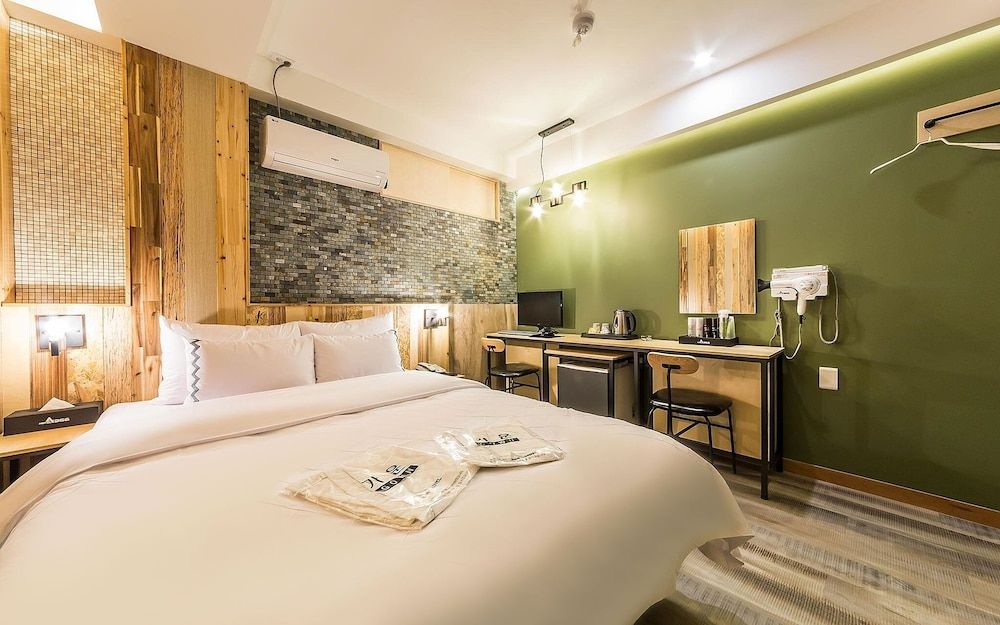 Jangan Hotel A366 Room (Deluxe (Netflix Available)) 7