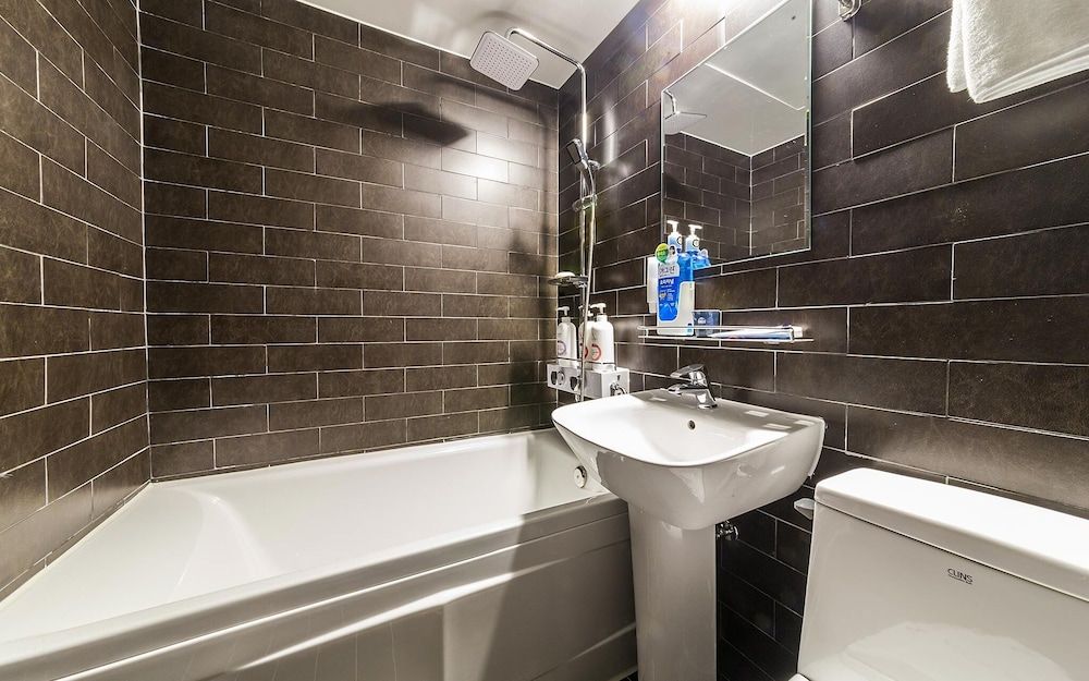 Jangan Hotel A366 Room (Deluxe (Netflix Available)) 5