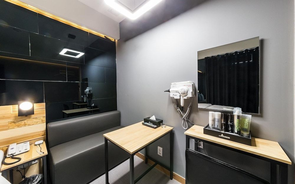 Jangan Hotel A366 Room (Premium (Netflix Available)) 17