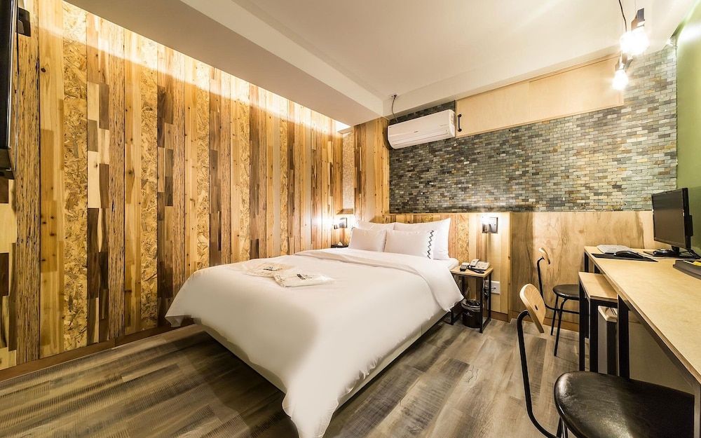 Jangan Hotel A366 Room (Deluxe (Netflix Available)) 6