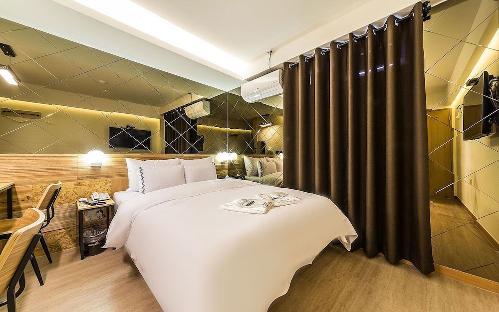 Jangan Hotel A366 Room (Deluxe (Netflix Available)) 9