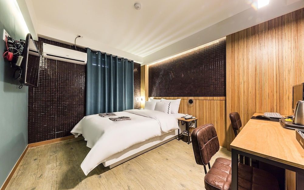 Jangan Hotel A366 Room (Deluxe (Netflix Available)) 2