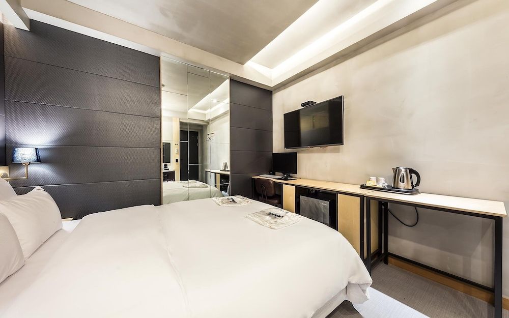 Jangan Hotel A366 Room (Deluxe (Netflix Available)) 13