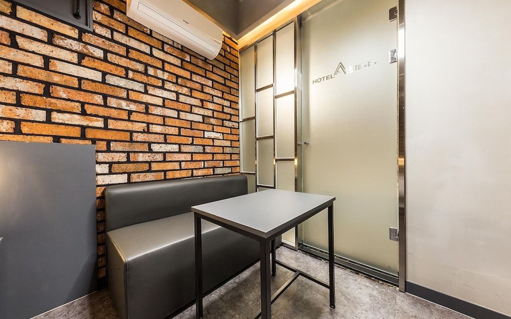 Jangan Hotel A366 Room (Royal Premium (View Netflix)) 9