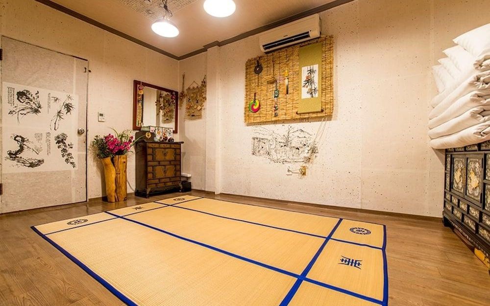 undefined Jongno Punggyeong Hanok Stay 9