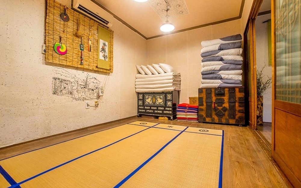 undefined Jongno Punggyeong Hanok Stay 10