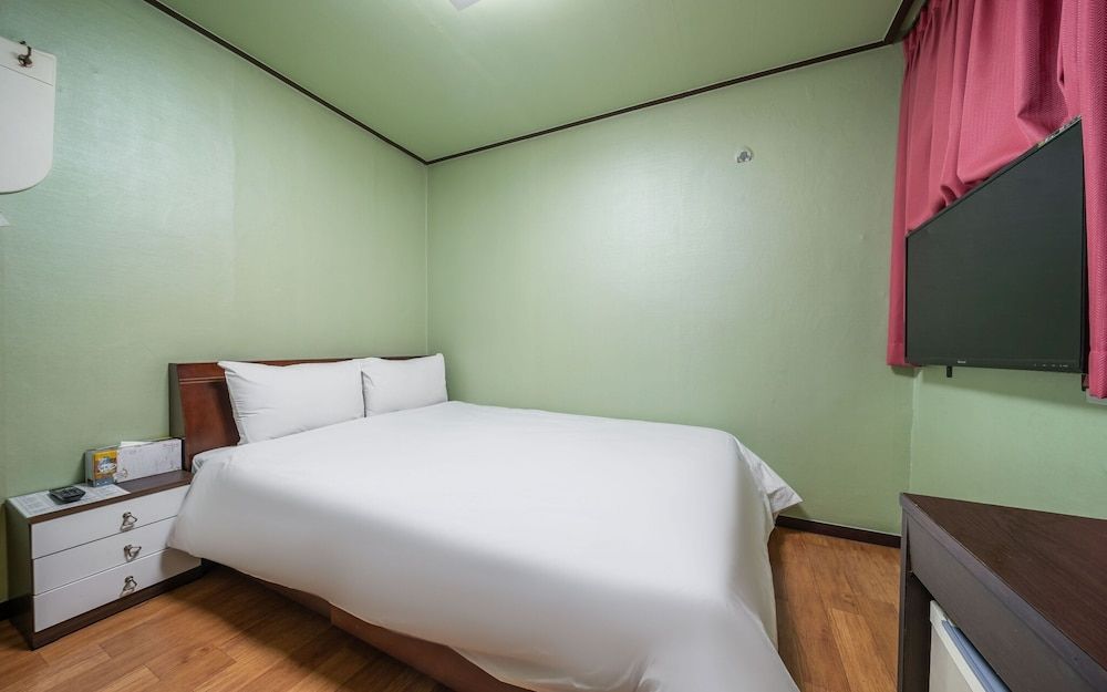 undefined Jangchung Yangmi Motel 5