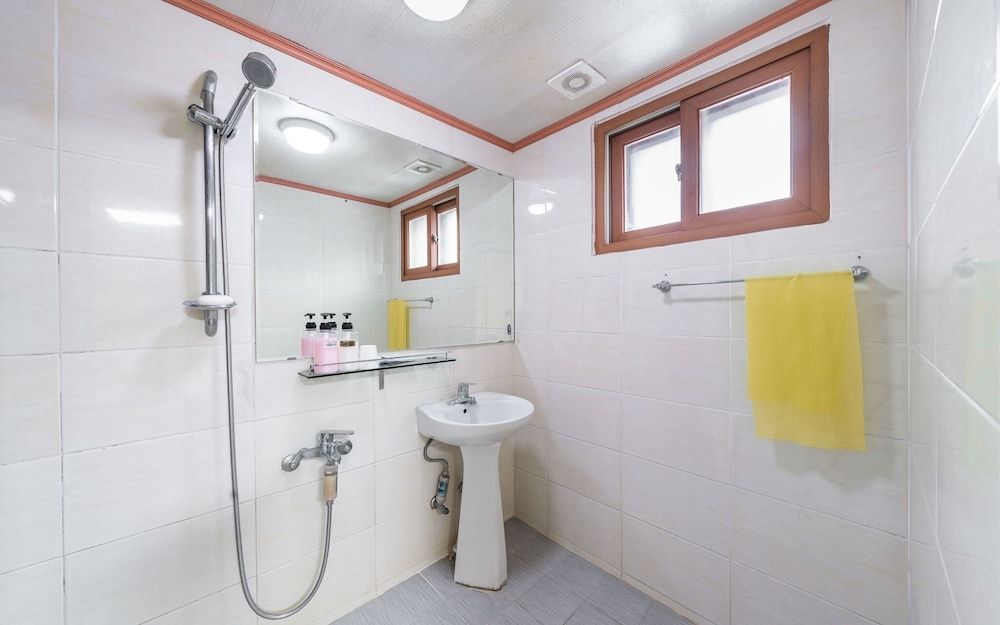 Jangchung Yangmi Motel Room (Double) 4