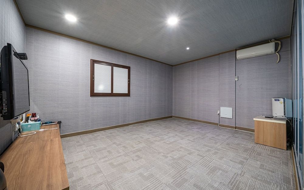 undefined Sadang Charis Hotel 10