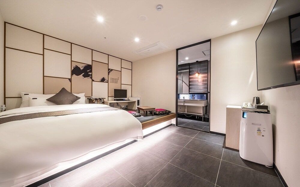 undefined Cheonho Aria Hotel 4