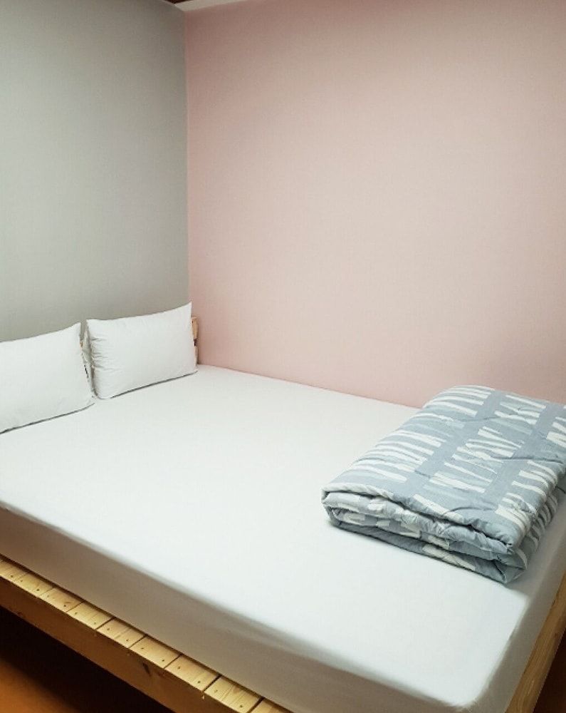 undefined Hongdae Hostel Young Stay 4